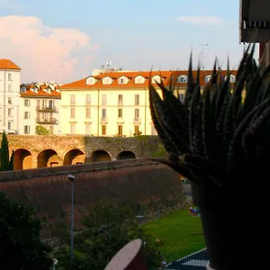 la-bella-milano-les-nubles-sabotino.italymilanhotels.net/